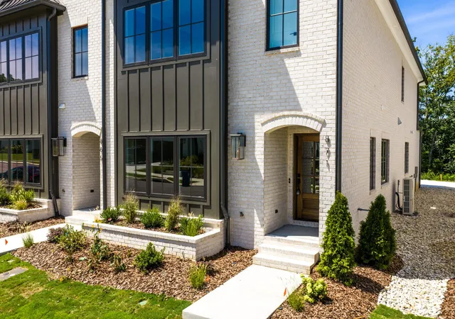 Photo 3 of Townhouse for sale at 871 Cranes Camp Trl, Chattanooga, TN 37415 | MLS# 3500931 | Listing updated on 2026-09-24