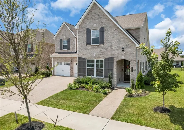 Photo 2 of Single family home for sale at 4000 Singing Crk Dr, Franklin, TN 37064 | MLS# 3500986 | Listing updated on 2026-09-28