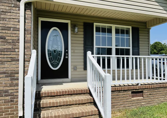 Photo 3 of Single family home for sale at 10 Crockett Dr, Fayetteville, TN 37334 | MLS# 3520286 | Listing updated on 2026-09-27