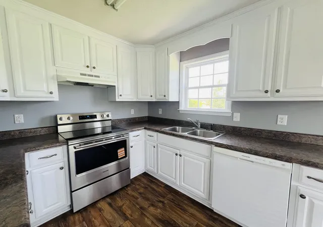 Photo 4 of Single family home for sale at 10 Crockett Dr, Fayetteville, TN 37334 | MLS# 3520286 | Listing updated on 2026-09-27