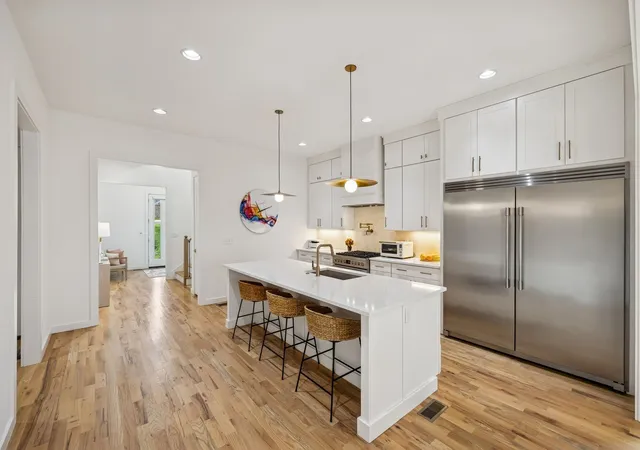 Photo 2 of Single family home for sale at 3727 Estes Rd, Nashville, TN 37215 | MLS# 3512774 | Listing updated on 2026-10-07