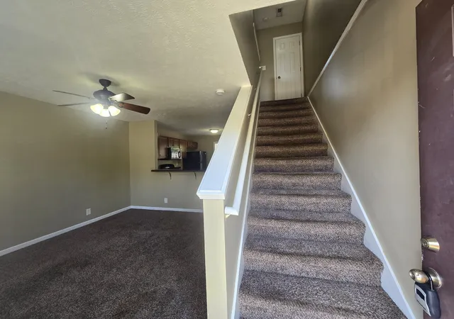 2nd image of 812 Oak Arbor Ct, Clarksville, TN 37040 | MLS# 3501008