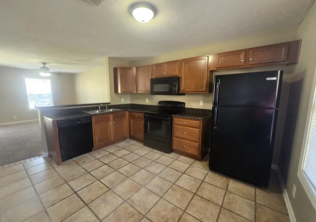 4th image of 812 Oak Arbor Ct, Clarksville, TN 37040 | MLS# 3501008