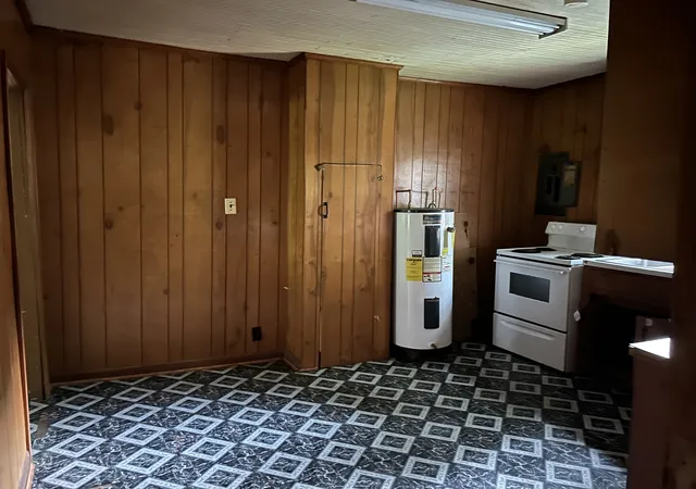 3rd image of 108 Florence St, Camden, TN 38320 | MLS# 3501081