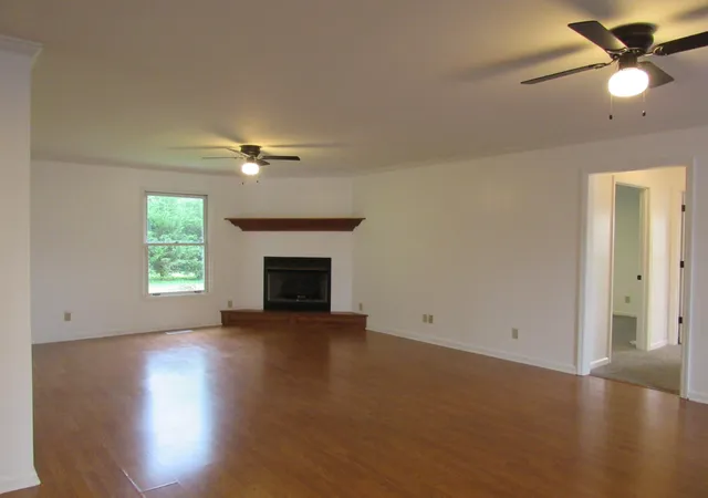 Photo 4 of Single family home for sale at 548 Cooper Dr, Mc Minnville, TN 37110 | MLS# 3501367 | Listing updated on 2026-10-07