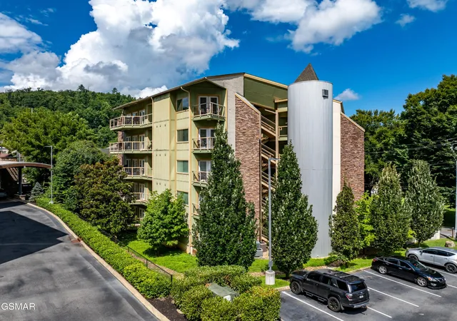 2nd image of 513 Mccarter Rd, Gatlinburg, TN 37738