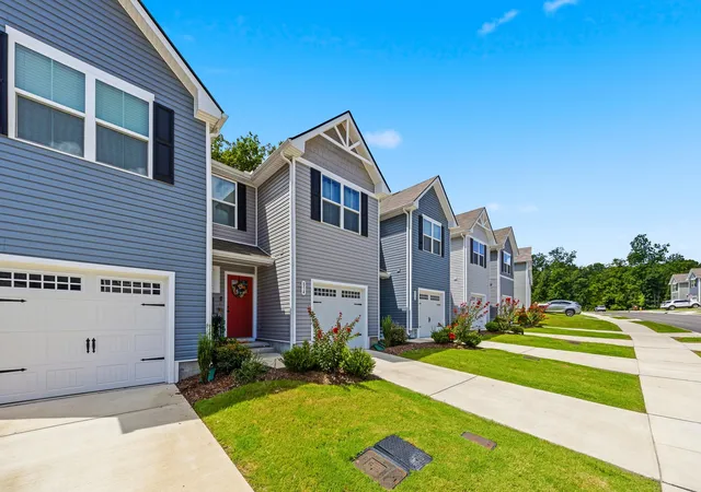 Photo 2 of Townhouse for sale at 854 Knox Crst Dr, Lebanon, TN 37090 | MLS# 3501179 | Listing updated on 2026-08-09