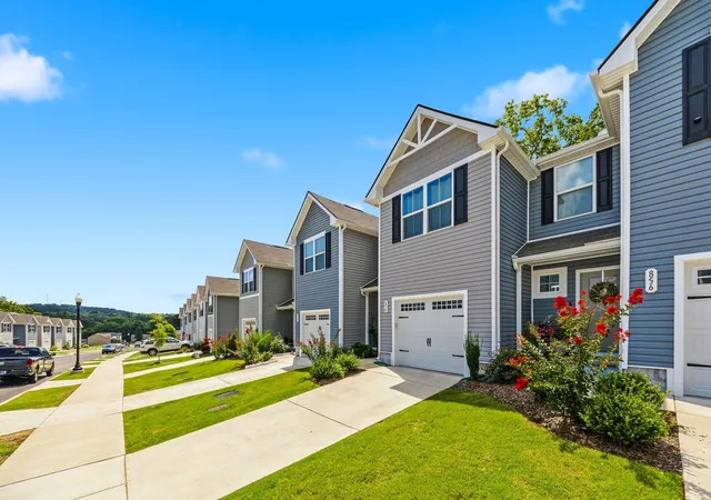 Photo 2 of Townhouse for sale at 854 Knox Crst Dr, Lebanon, TN 37090 | MLS# 3501179 | Listing updated on 2026-08-09