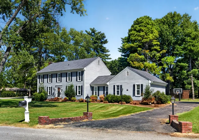 Photo 3 of Single family home for sale at 109 Skyview Dr, Hendersonville, TN 37075 | MLS# 3511225 | Listing updated on 2026-09-03