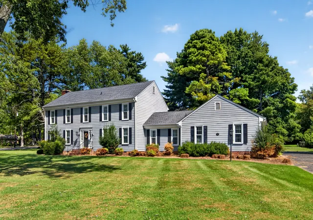Photo 3 of Single family home for sale at 109 Skyview Dr, Hendersonville, TN 37075 | MLS# 3511225 | Listing updated on 2026-09-03