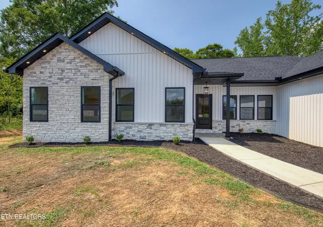 Photo 3 of Single family home for sale at 3259 Sandpiper Ct, Kodak, TN 37764 | MLS# 3545675 | Listing updated on 2026-10-07