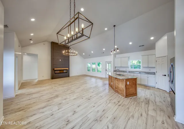 Photo 4 of Single family home for sale at 3259 Sandpiper Ct, Kodak, TN 37764 | MLS# 3545675 | Listing updated on 2026-10-07