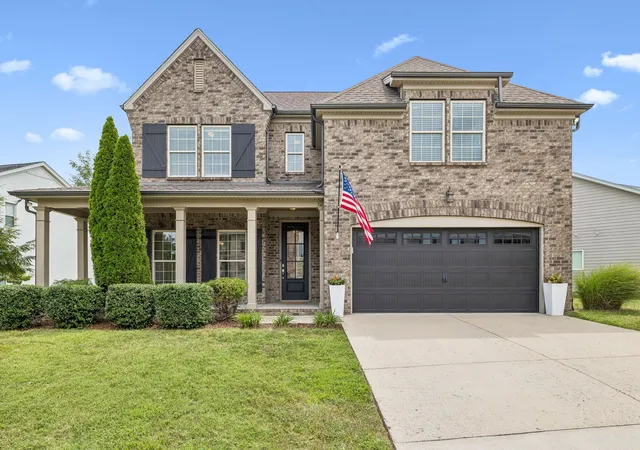 Photo 1 of Single family home for sale at 2012 Devonwood Ln, Thompsons Station, TN 37179 | MLS# 3510021 | Listing updated on 2026-10-09