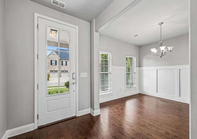 Photo 4 of Single family home for sale at 2012 Devonwood Ln, Thompsons Station, TN 37179 | MLS# 3510021 | Listing updated on 2026-10-29