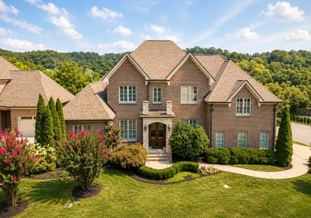 Photo 3 of Mansion for sale at 2100 Granby Ct, Franklin, TN 37069 | MLS# 3506148 | Listing updated on 2026-09-06