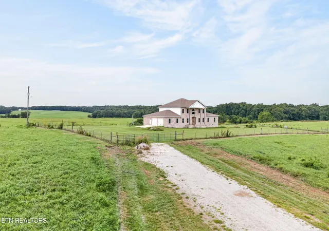 Photo 2 of Single family home for sale at 9391 Hwy 127n, Crossville, TN 38571 | MLS# 3501161 | Listing updated on 2026-10-05