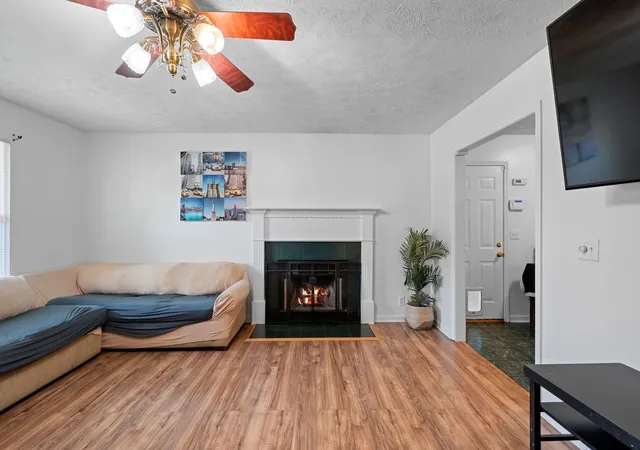 Photo 2 of Single family home for sale at 126 Fall Crk Dr, Murfreesboro, TN 37129 | MLS# 3508152 | Listing updated on 2026-09-08