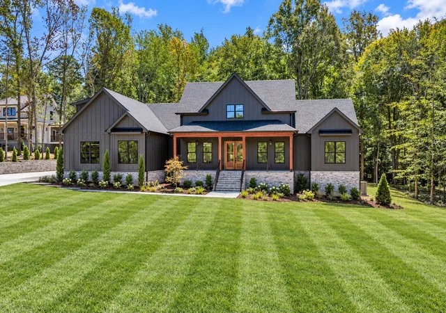 Photo 1 of Single family home for sale at 890 Steele Rd, Charlotte, TN 37036 | MLS# 3510225 | Listing updated on 2026-09-18