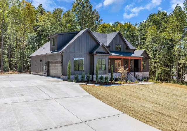 Photo 4 of Single family home for sale at 890 Steele Rd, Charlotte, TN 37036 | MLS# 3510225 | Listing updated on 2026-09-18