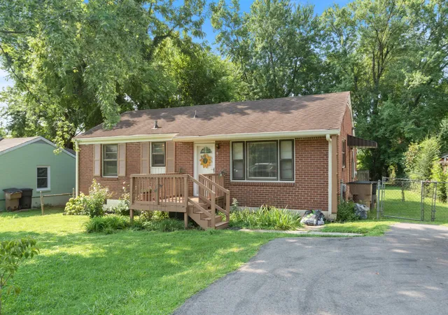 Photo 2 of Single family home for sale at 2925 Lakeland Dr, Nashville, TN 37214 | MLS# 3501202 | Listing updated on 2026-09-18