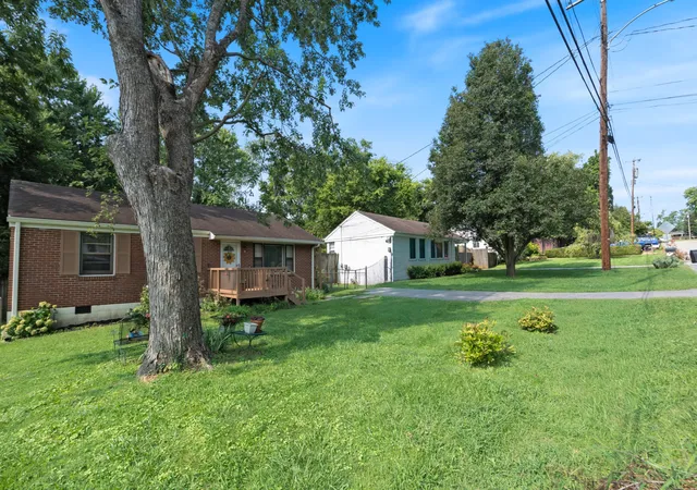 Photo 3 of Single family home for sale at 2925 Lakeland Dr, Nashville, TN 37214 | MLS# 3501202 | Listing updated on 2026-09-18