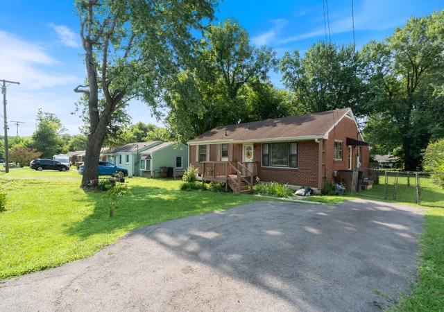 Photo 4 of Single family home for sale at 2925 Lakeland Dr, Nashville, TN 37214 | MLS# 3501202 | Listing updated on 2026-09-18