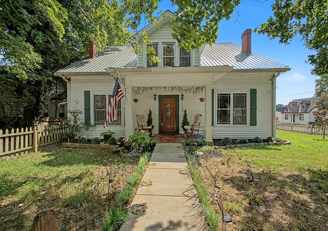 1st image of 331 W Flower St, Pulaski, TN 38478 | MLS# 3508052