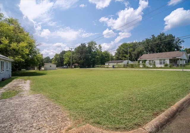 21st image of 204 S Spurr St, Florence, AL 35630 | MLS# 3501214