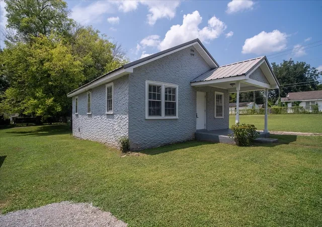 4th image of 204 S Spurr St, Florence, AL 35630 | MLS# 3501214