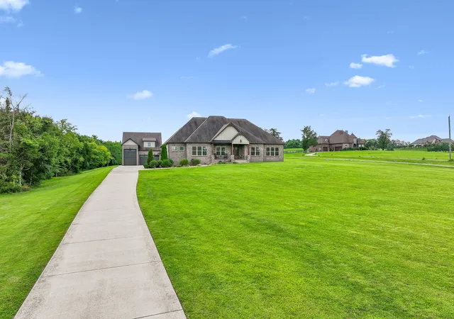 Photo 2 of Sale Pending at 746 Callis Rd, Lebanon, TN 37090 | MLS# 3501279 | Listing updated on 2026-08-22