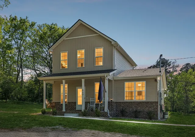 Photo 1 of Single family home for sale at 466 Mooresville Pike, Columbia, TN 38401 | MLS# 3510901 | Listing updated on 2026-09-24