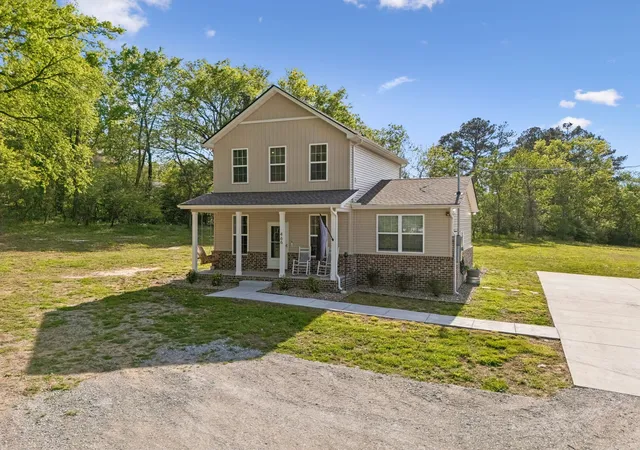 Photo 2 of Single family home for sale at 466 Mooresville Pike, Columbia, TN 38401 | MLS# 3510901 | Listing updated on 2026-09-24