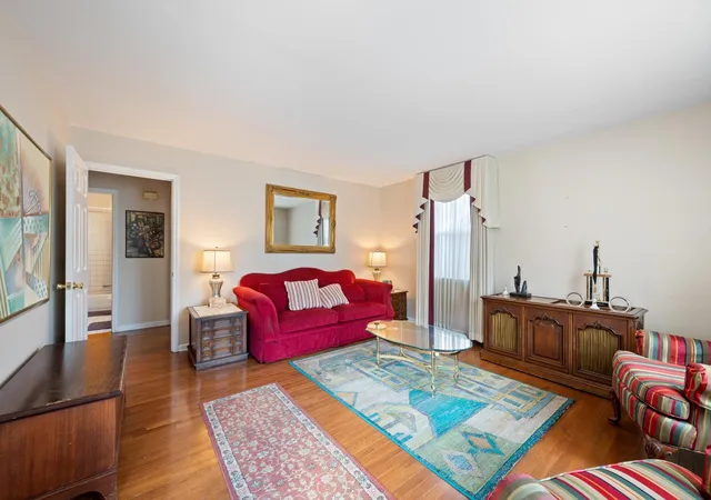 Photo 4 of Single family home for sale at 716 Myrtle St, Nashville, TN 37206 | MLS# 3520604 | Listing updated on 2026-09-19