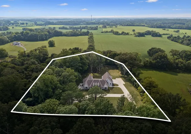 Photo 3 of Single family home for sale at 4219 Sadlersville Rd, Adams, TN 37010 | MLS# 3536018 | Listing updated on 2026-09-03
