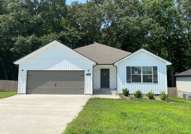 Photo 1 of Sale Pending at 762 Gleason Dr, Clarksville, TN 37042 | MLS# 3501302 | Listing updated on 2026-10-07