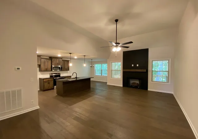 Photo 3 of Sale Pending at 762 Gleason Dr, Clarksville, TN 37042 | MLS# 3501302 | Listing updated on 2026-10-07