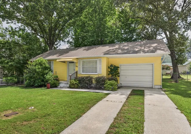 Photo 1 of Single family home for sale at 907 Woodland Ct, Manchester, TN 37355 | MLS# 3501330 | Listing updated on 2026-09-24