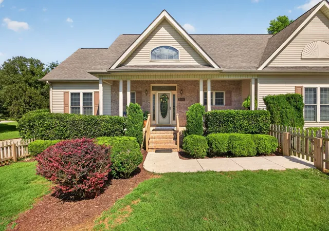 Photo 3 of Single family home for sale at 2142 Jean Ct, Cookeville, TN 38501 | MLS# 3510216 | Listing updated on 2026-09-06
