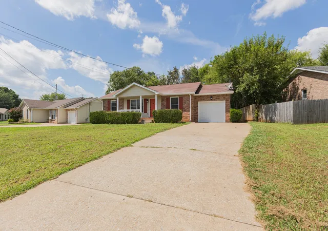 Photo 3 of Single family home for sale at 3820 Marla Cir, Clarksville, TN 37042 | MLS# 3526761 | Listing updated on 2026-09-17