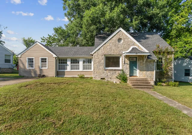 1st image of 421 8th Ave S, Lewisburg, TN 37091 | MLS# 3501354