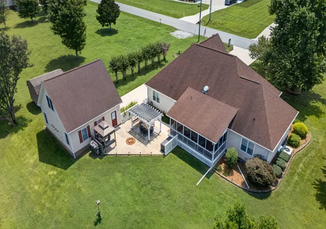 2nd image of 218 Charlotte Dr, Winchester, TN 37398 | MLS# 3501421