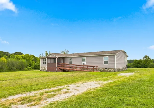 3rd image of 477 Dady Rd, Mc Ewen, TN 37101 | MLS# 3501355