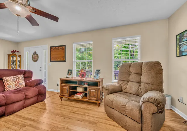 Photo 4 of Single family home for sale at 203 Brady Dr, Dickson, TN 37055 | MLS# 3510288 | Listing updated on 2026-08-29