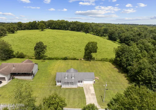 3rd image of 1303 War Eagle Dr, Crossville, TN 38572 | MLS# 3501402