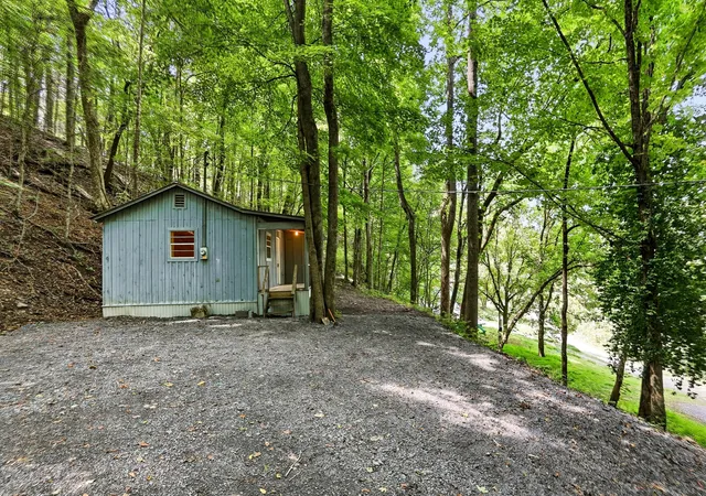 2nd image of 225 Coys Cove Ln, Gainesboro, TN 38562 | MLS# 3501412