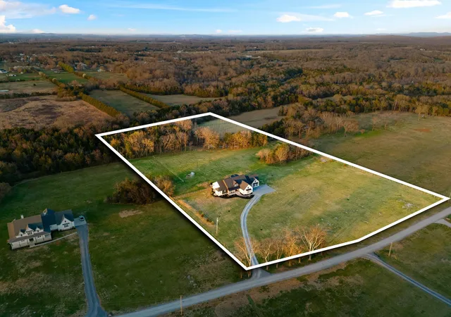 Photo 3 of Mansion for sale at 3340 Midland Acres Dr, Bell Buckle, TN 37020 | MLS# 3529004 | Listing updated on 2026-08-29