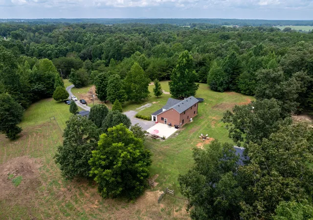 2nd image of 443 Paradise Ln, Mc Minnville, TN 37110 | MLS# 3501493