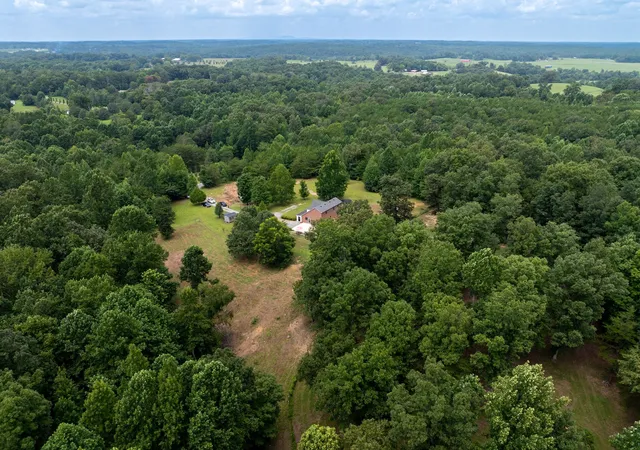 Photo 3 of Single family home for sale at 443 Paradise Ln, Mc Minnville, TN 37110 | MLS# 3501493 | Listing updated on 2026-08-11