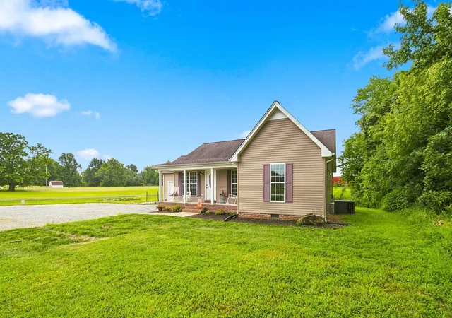 2nd image of 1809 Mosley Ferry Rd, Chapmansboro, TN 37035 | MLS# 3510824