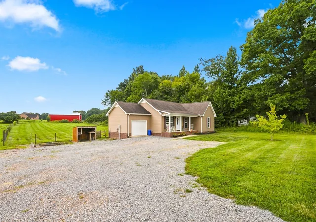 3rd image of 1809 Mosley Ferry Rd, Chapmansboro, TN 37035 | MLS# 3510824